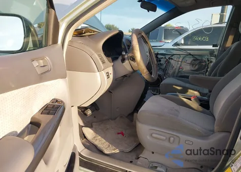 2007 Toyota Sienna Le z USA, uszkodzony, nr VIN 5TDZK23C07S006164